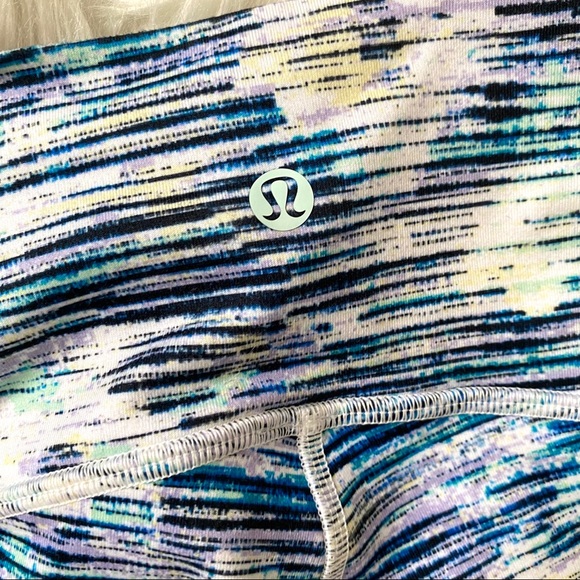 Lululemon Cropped Tights - Picture 4 of 4
